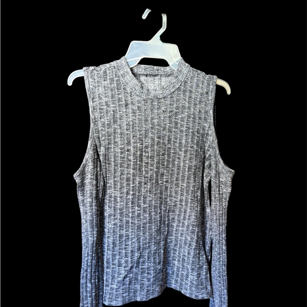 Cold-Shoulder Ribbed Long Sleeve Top - Gray - Picture 2 of 3